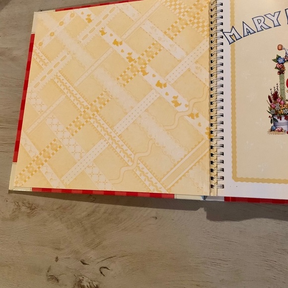 Mary Engelbreit “Crafts for the Seasons” Rare Book - Picture 9 of 9